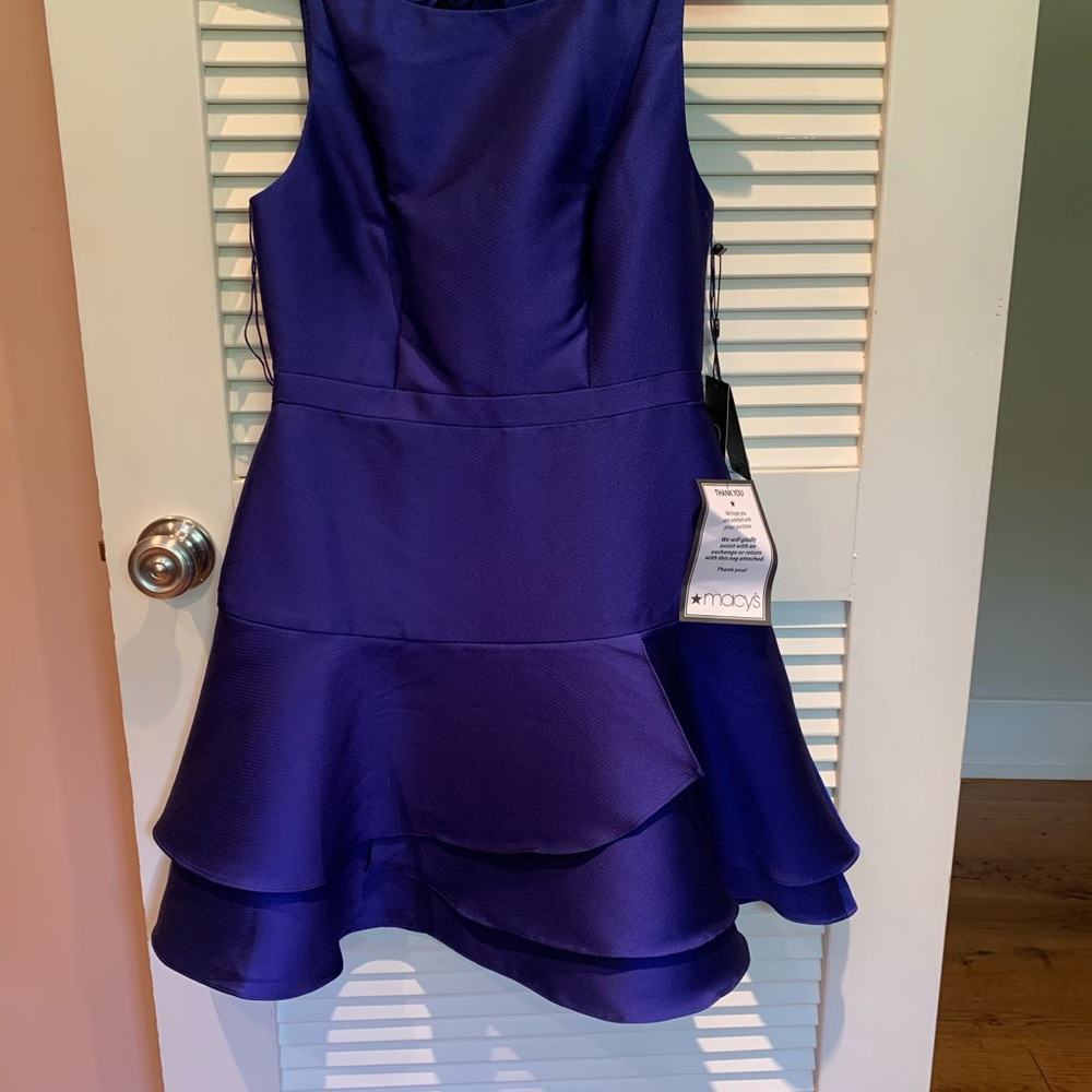 Dress - Picture 2 of 2